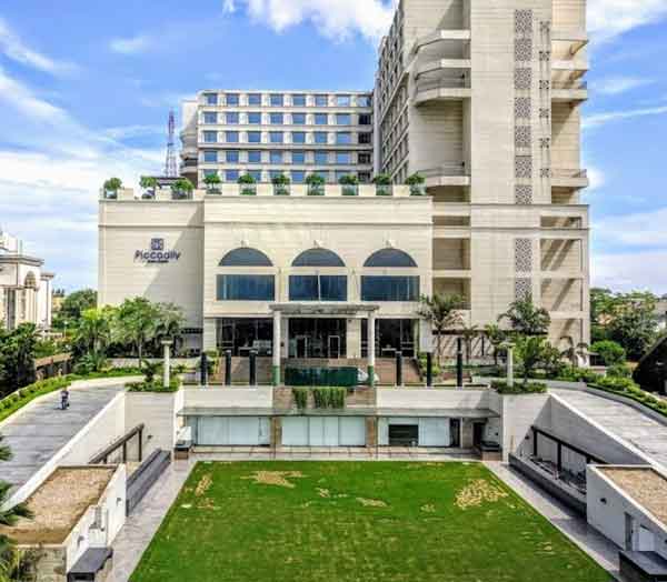 Piccadily Hotel New Delhi