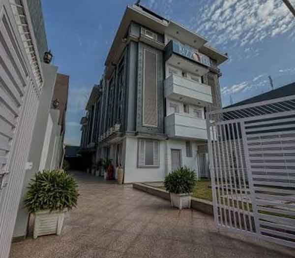 The Grand Hotel Bizzotel Gurugram